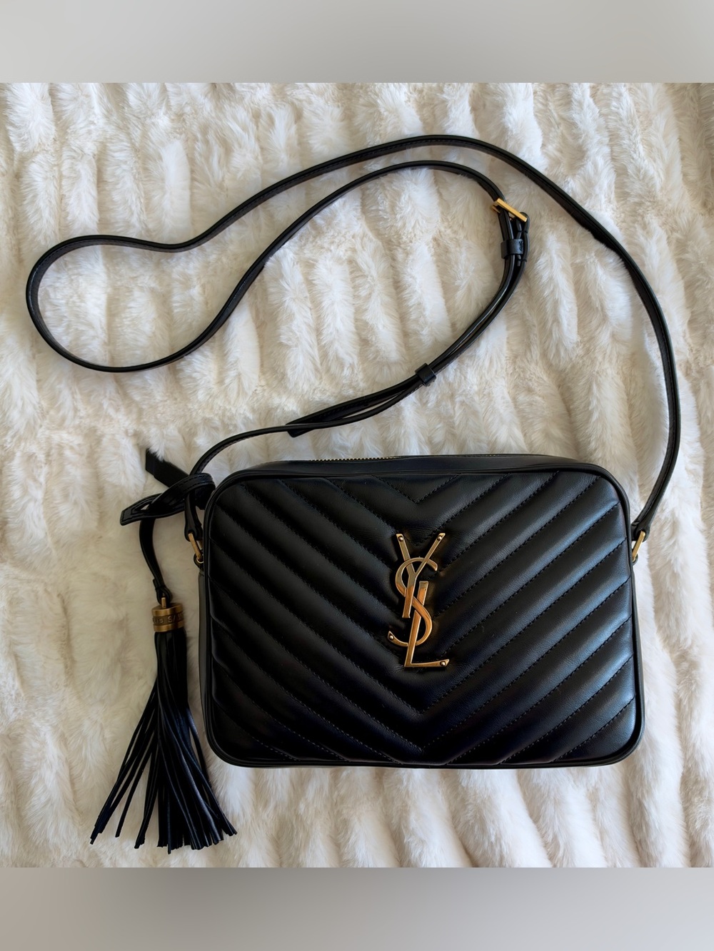 Saint Laurent Lou Camera Bag in Quilted Leather crossbody - Black